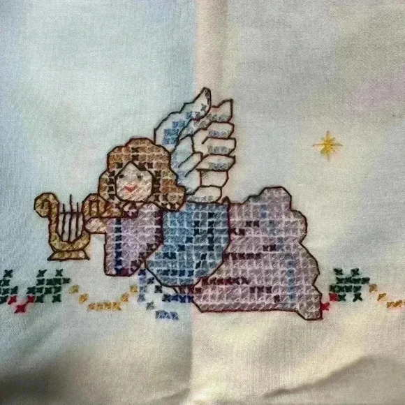 Vtg Table Runner Embroidered Cross Stitch Angels 3 Wise Men Mary Joseph Jesus - Picture 6 of 6